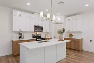 933 N 12th St, Waco, TX 76707 - Photo 12