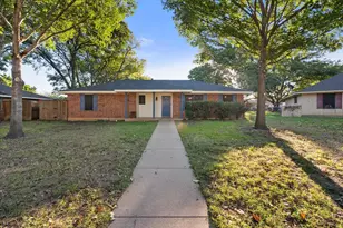 1606 Ridge Ct, Midlothian, TX 76065 - Photo 2