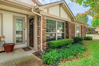 2608 Chestnut Court, Bedford, TX 76022 - Photo 4