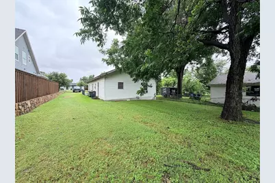 105 E 3rd Street, Prosper, TX 75078 - Photo 4