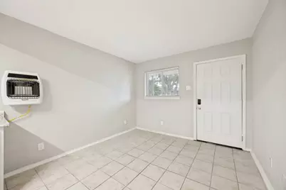 1001 W Elm Street #201, Denison, TX 75020 - Photo 4