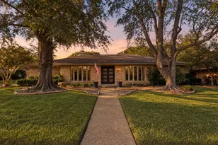 705 Rochelle Blvd, Irving, TX 75062 - Photo 1