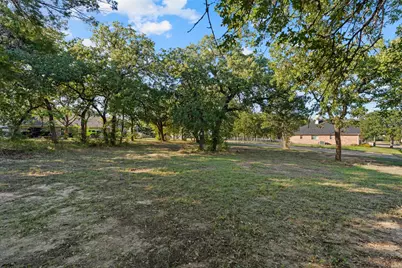 1027 Dominion Oaks Drive, China Spring, TX 76633 - Photo 4