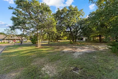 1027 Dominion Oaks Drive, China Spring, TX 76633 - Photo 2