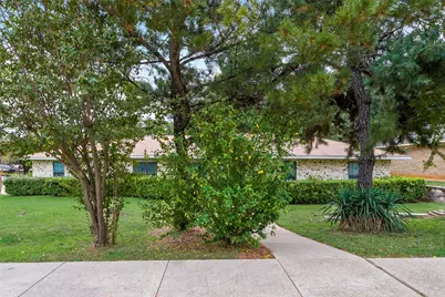 908 Chamberlain Street, Irving, TX 75060 - Photo 6