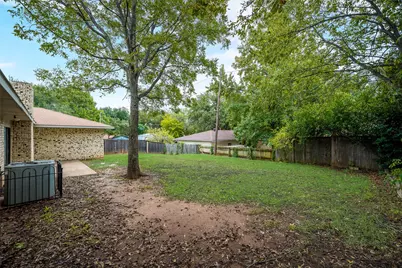 908 Chamberlain Street, Irving, TX 75060 - Photo 24