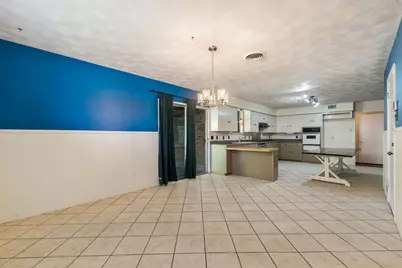 2334 Rockyglen Drive, Dallas, TX 75228 - Photo 10
