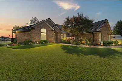 324 Highpoint Road, Burleson, TX 76028 - Photo 2