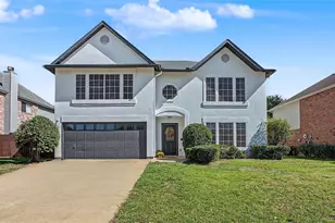 3152 Pine Valley Dr, Grand Prairie, TX 75052 - Photo 1