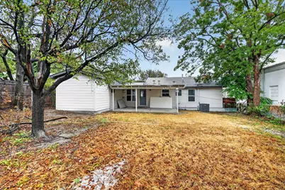 1607 Laura Road, River Oaks, TX 76114 - Photo 32