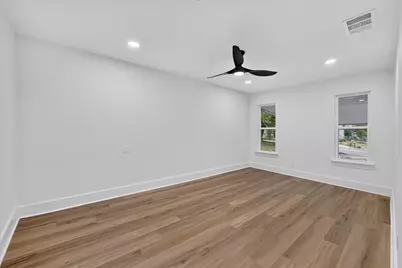1607 Laura Road, River Oaks, TX 76114 - Photo 22