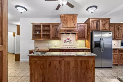 3410 Christina Court N, Athens, TX 75752 - Photo 8