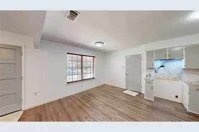 6321 Solona Circle N, Haltom City, TX 76117 - Photo 10