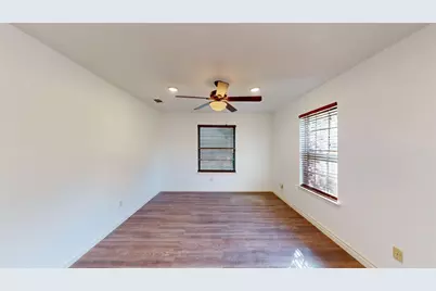 6321 Solona Circle N, Haltom City, TX 76117 - Photo 4