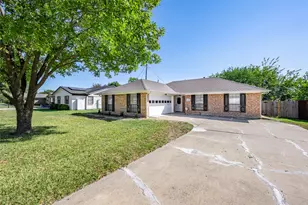 109 E Willow Ln, Princeton, TX 75407 - Photo 1