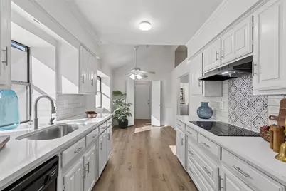 2051 Robin Hill Lane, Carrollton, TX 75007 - Photo 10