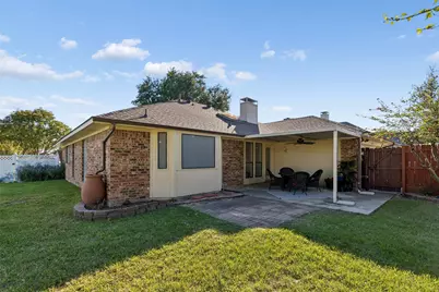 2051 Robin Hill Lane, Carrollton, TX 75007 - Photo 24