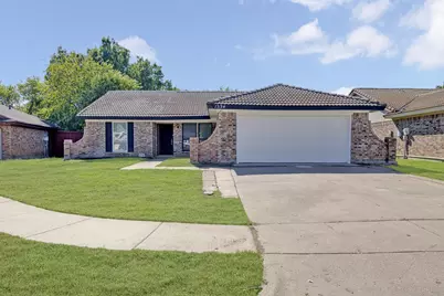 1534 Twin Post Drive, Arlington, TX 76014 - Photo 1