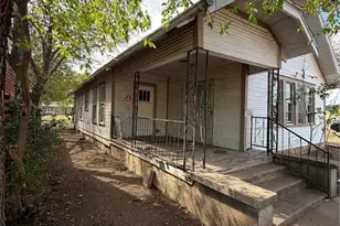 325 Pine St, Ranger, TX 76470 - Photo 2