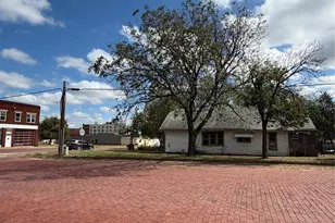 325 Pine St, Ranger, TX 76470 - Photo 8