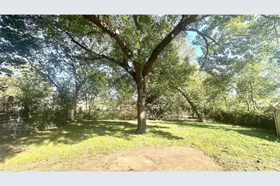 12226 Brisbane Avenue, Farmers Branch, TX 75234 - Photo 16