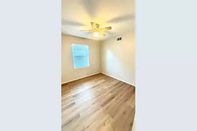 12226 Brisbane Avenue, Farmers Branch, TX 75234 - Photo 10
