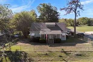 702 Patterson St, Campbell, TX 75422 - Photo 1