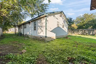 310 Eastland Street, Cleburne, TX 76031 - Photo 20