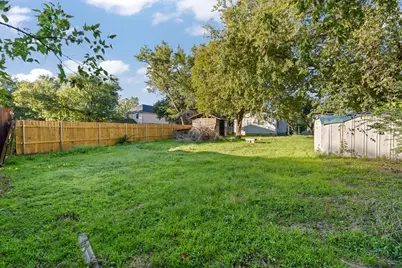 310 Eastland Street, Cleburne, TX 76031 - Photo 22
