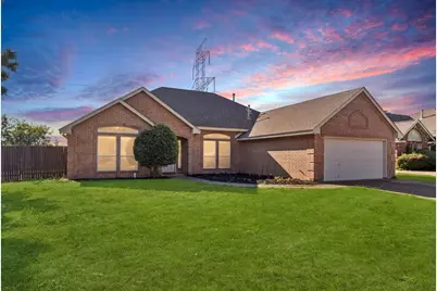 10138 Trail Ridge Drive, Benbrook, TX 76126 - Photo 2