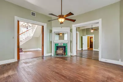 201 N Anglin Street, Cleburne, TX 76031 - Photo 4