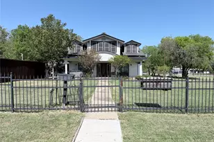 1902 Fort Worth St, Grand Prairie, TX 75050 - Photo 1