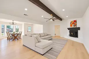 107 Locust Dr, Oak Leaf, TX 75154 - Photo 10
