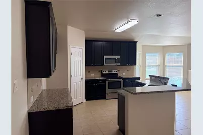 2823 Oak Glen Court, Grand Prairie, TX 75052 - Photo 4