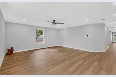 2305 McGuire Street, Haltom City, TX 76117 - Photo 6