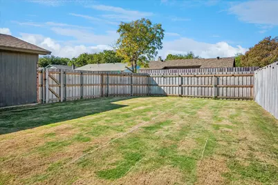 2219 Crockett Drive, Carrollton, TX 75006 - Photo 16