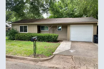 507 W Smith Street, Cleburne, TX 76033 - Photo 1