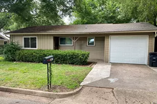 507 W Smith St, Cleburne, TX 76033 - Photo 1