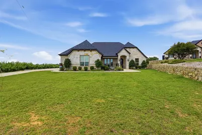 716 Coastal Meadows Court, Granbury, TX 76049 - Photo 4