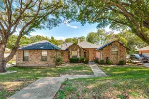 553 Ten Mile Dr, DeSoto, TX 75115 - Photo 1