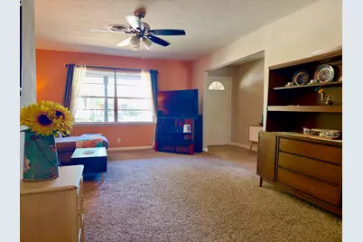 633 Oakwood Avenue, Hurst, TX 76053 - Photo 4