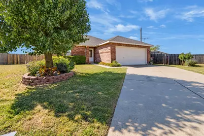 413 Bonnie Court, Anna, TX 75409 - Photo 2