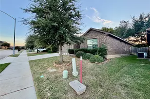 1624 Milledge Rd, Fort Worth, TX 76120 - Photo 4