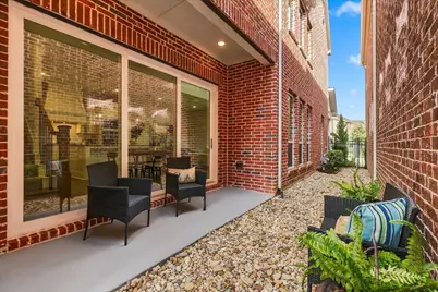 564 Courtyard Lane, Irving, TX 75039 - Photo 26