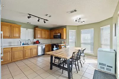 7009 Raven Meadow Drive, Arlington, TX 76002 - Photo 8