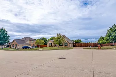 8303 Lake Valley Court, Rowlett, TX 75089 - Photo 4