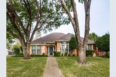 3640 Dahlia Drive, Grand Prairie, TX 75052 - Photo 2