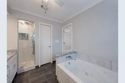 3640 Dahlia Drive, Grand Prairie, TX 75052 - Photo 12