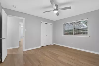 913 Queens Way, Bedford, TX 76021 - Photo 32