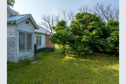 16401 Cedar Rock Parkway, Crawford, TX 76638 - Photo 72